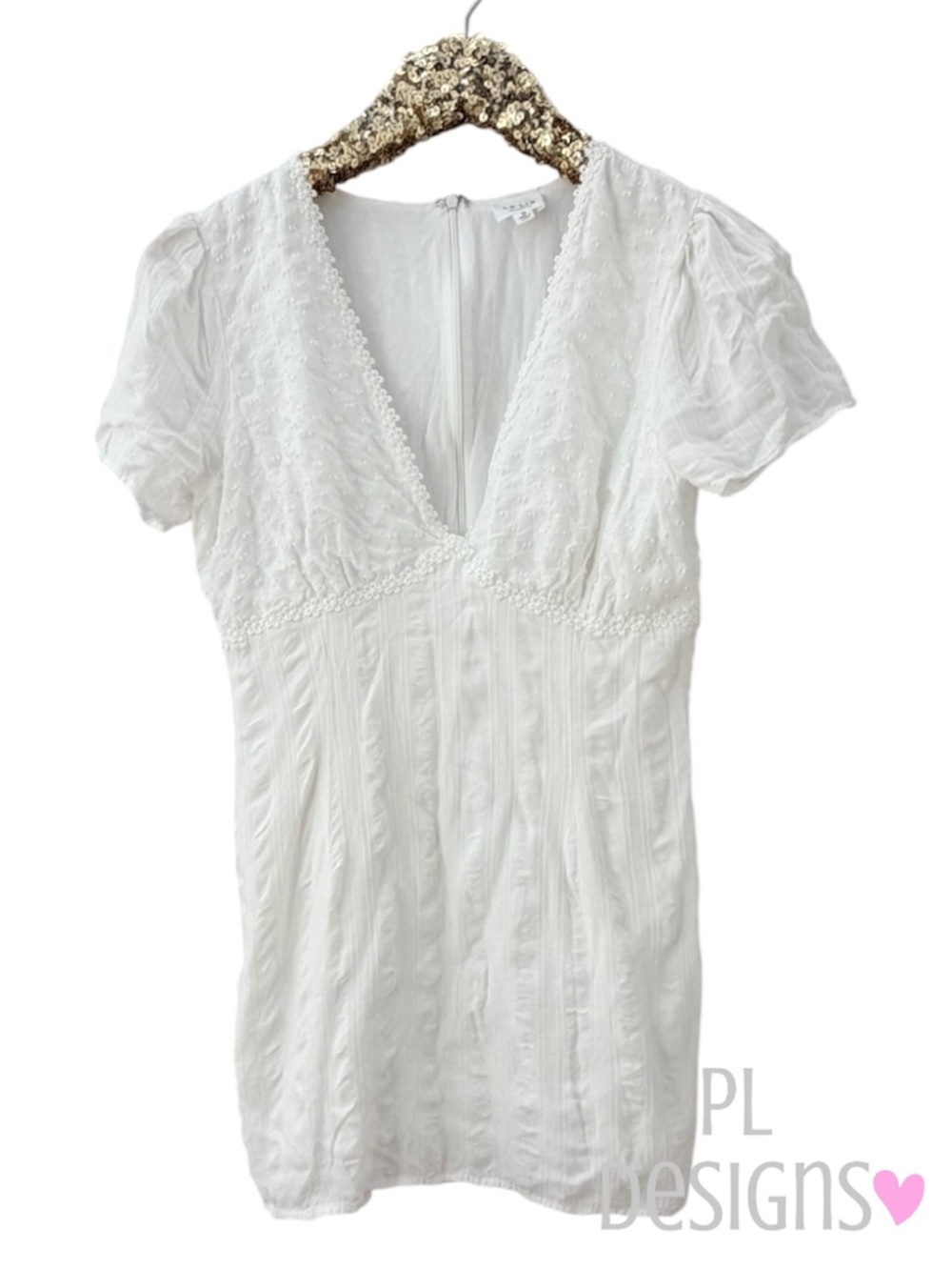 Le Lis White Plunging V-Neck Lace Trim Textured Tunic Top Short Sleeve